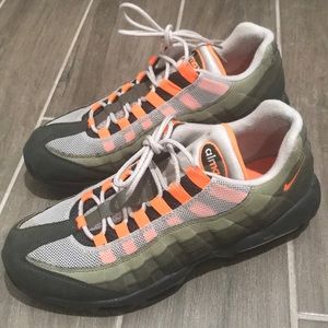 NIKE AIR MAX  -size 10.5 - green, orange, black